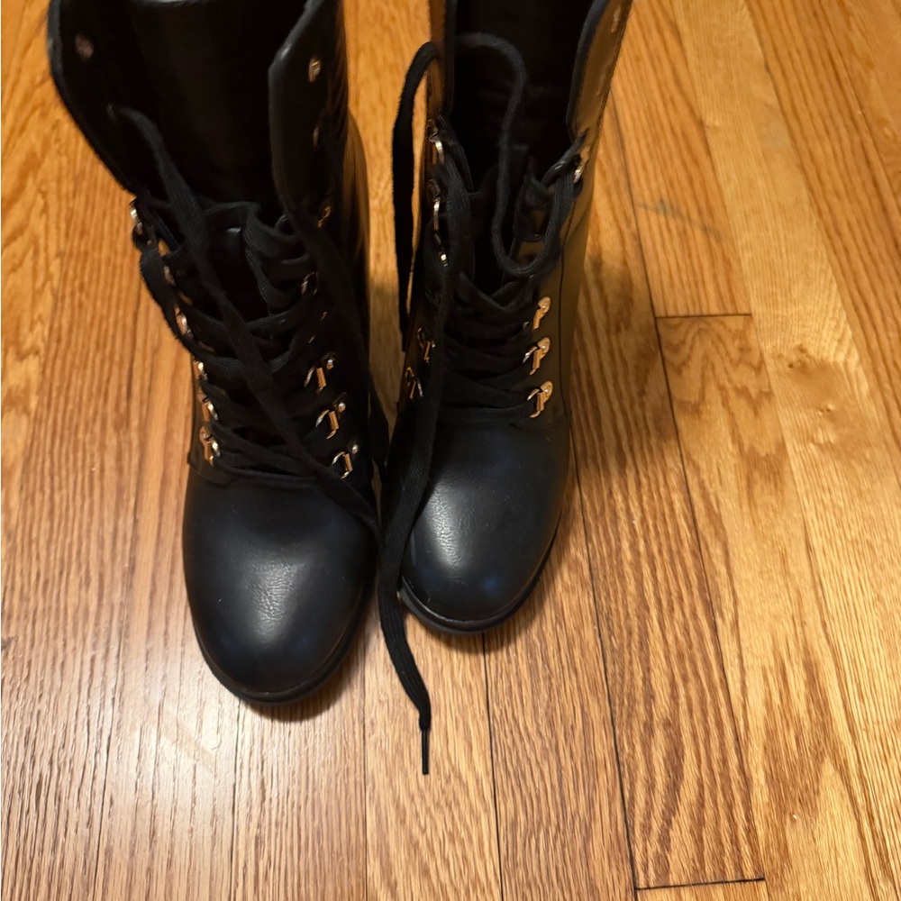 Black Lace-Up Women's Boots